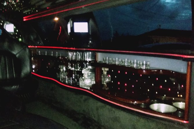 Round Trip Nassau Airport ARRIVAL (NASSAU LIMOUSINE) - The return trip is half the reason to book