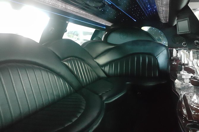Round Trip Nassau Airport ARRIVAL (NASSAU LIMOUSINE) - What the limousine ride is really like