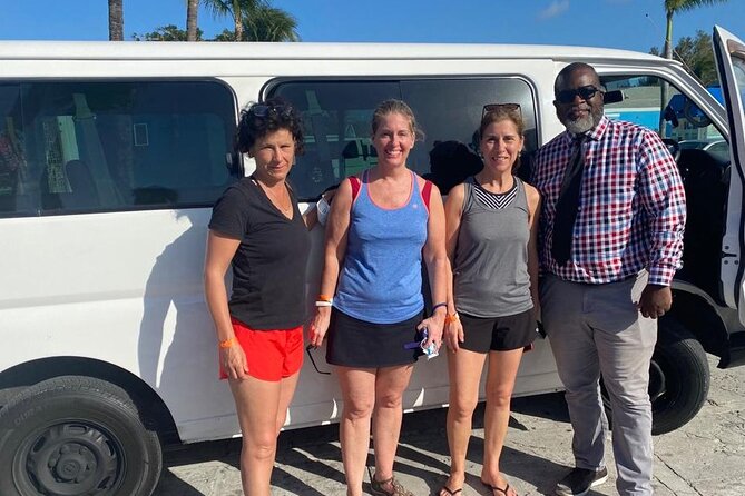Round Trip Private Airport To Hotel Transfer in Nassau - What the airport meeting is really like