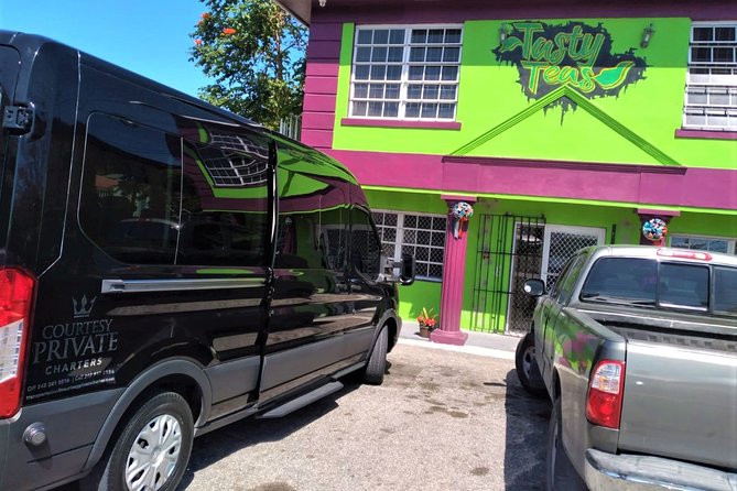 Small Group/ Family Private Roundtrip Airport Shuttle - Communication Can Make or Break the Experience