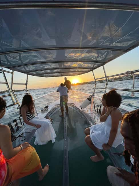 The Clear Boat Experience Bahamas drinks and snacks included - The sea garden stop and the marine life question
